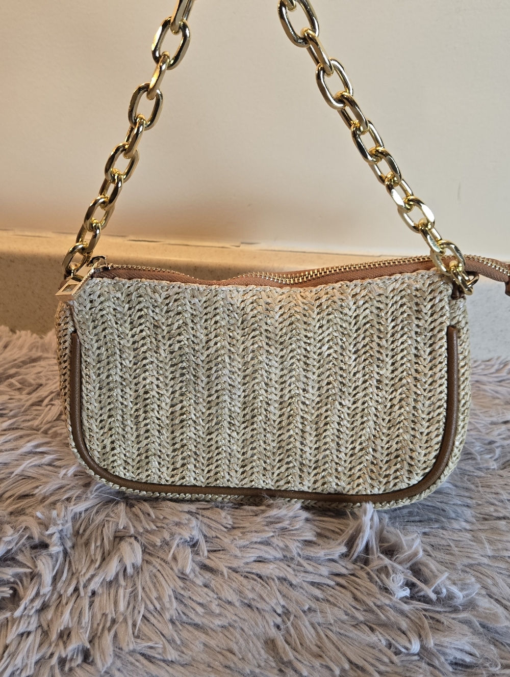 Grossi Woven Straw Bag with Gold Chain Handle - Picture 10 of 13